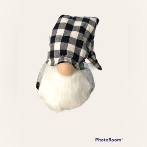 BNWT Black and White Buffalo Plaid Light Up Knome